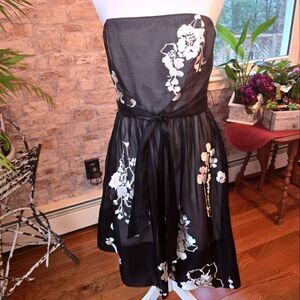 White House Black Market Womens Size 6 Dress